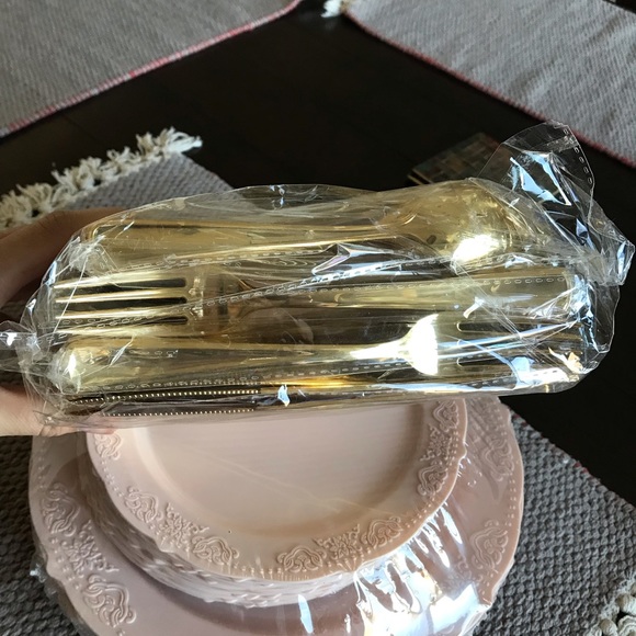 Fine Plastic Tableware - Picture 6 of 6